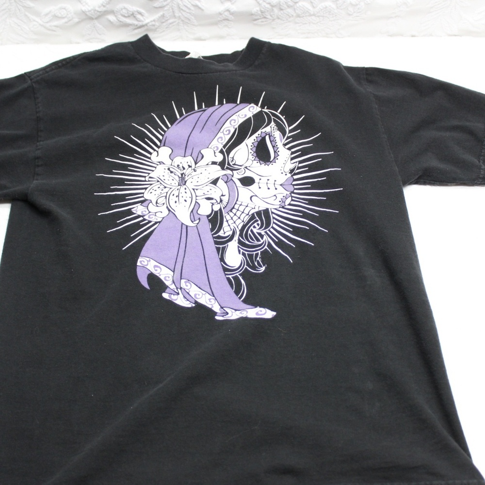 Sugar Skull Tshirt size Medium